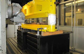 Umformpresse bei der Bearbeitung